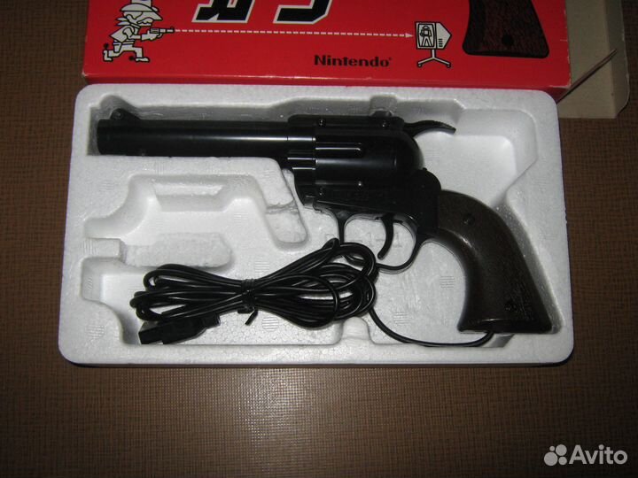 Джойстики, карты памяти на игровые приставки