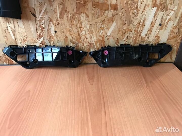 Крепления бампера переднего Toyota RAV4 XA40 2013