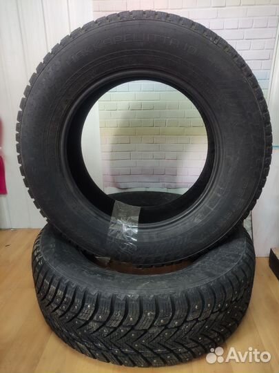 Nokian Tyres Hakkapeliitta 10p SUV 235/65 R17