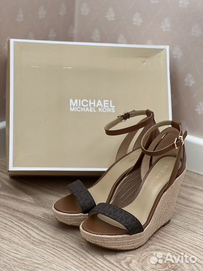 Босоножки Michael Kors