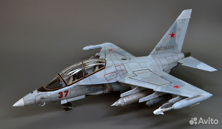 Модель самолета 1/48