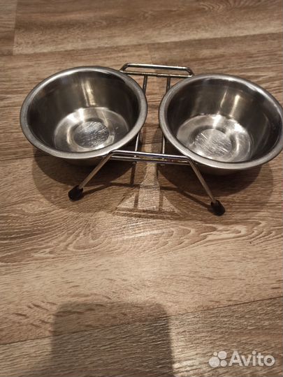 Миска металлическая на подставке для животных