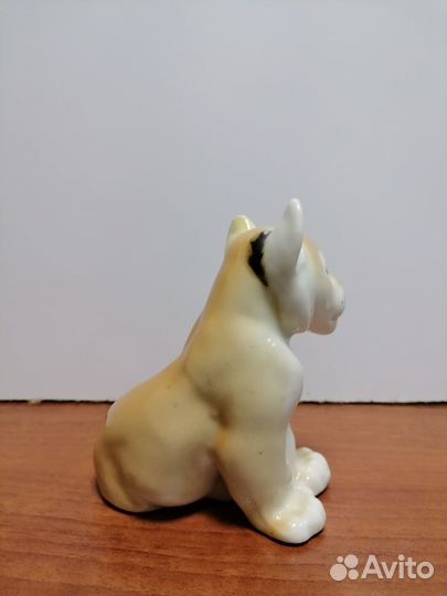 Фарфоровая статуэтка льва. лфз