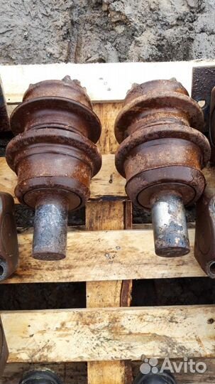 Каток поддерживающий roller upper Doosan DX340LCA