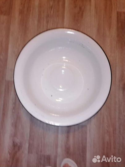 Эмалированный таз