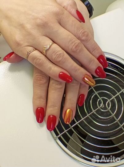 Требуется модель на маникюр