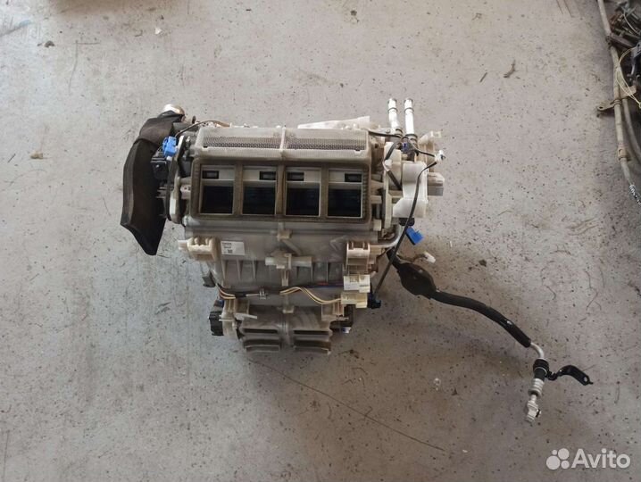 Toyota Land Cruiser 200 печка в сборе
