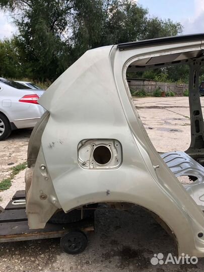 Крыло заднее четверть прав renault sandero 1 1.6 м