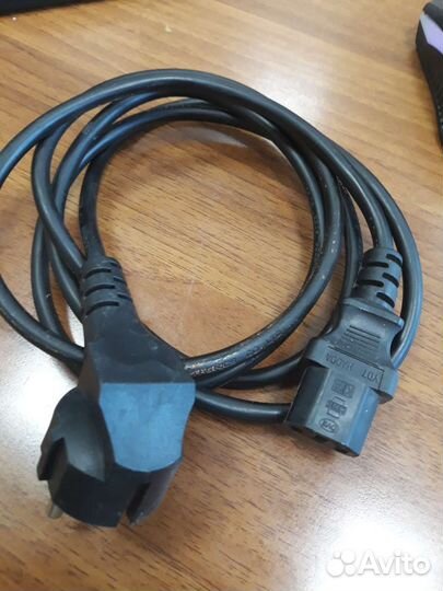 Провод питания для компьютера