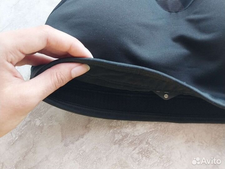 Спортивный топ asics новый