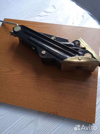 Домкрат рычажно-винтовой