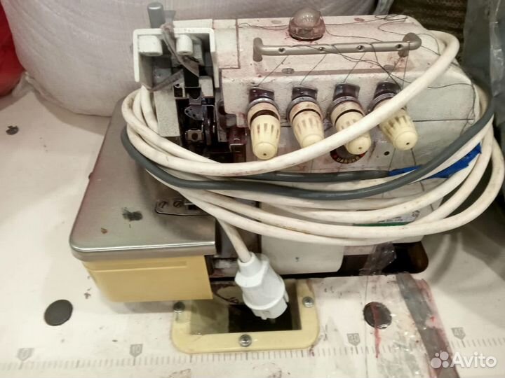 Швейная машина