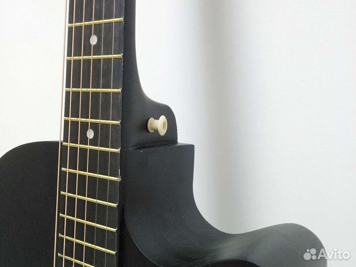 Гитара новая