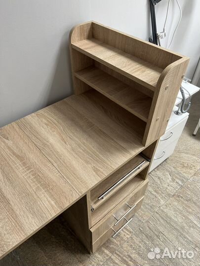 Маникюрный стол складной