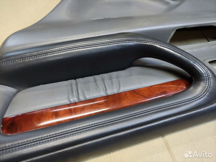 Обшивка двери задняя правая lexus LX 470