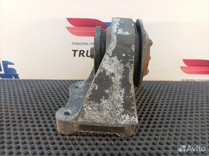 Подушка двигателя передняя левая