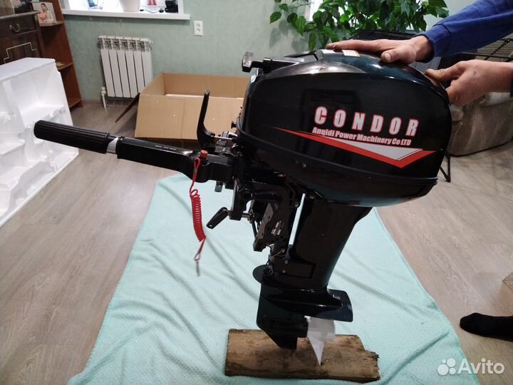 Лодочный мотор 