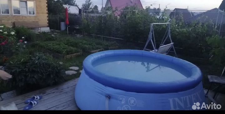 Надувной бассейн