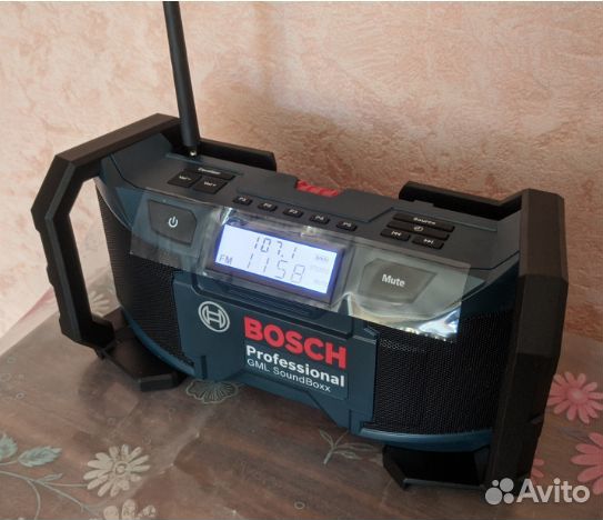 Продам радио бош синий от сети и от аккумулятороа