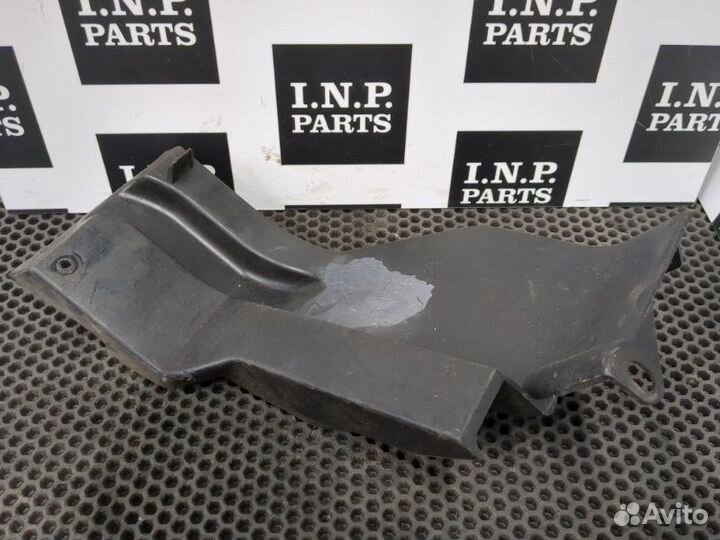 Дефлектор радиатора левый Mazda 2 Dy 2003-2007