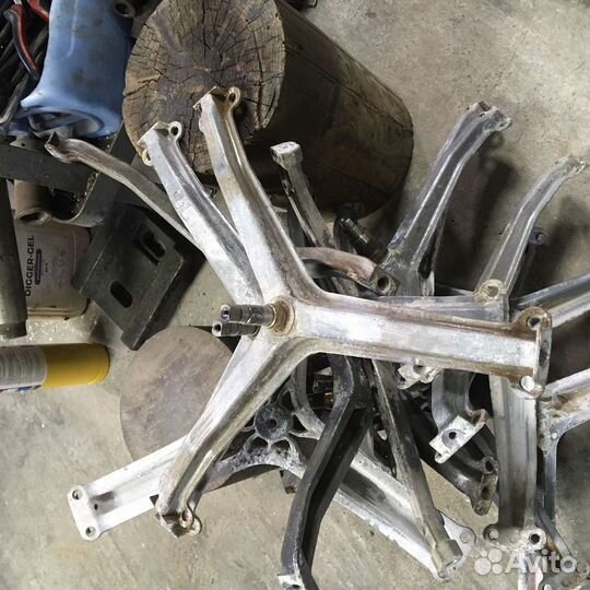 Крестовина неразборного бака Indesit / Ariston