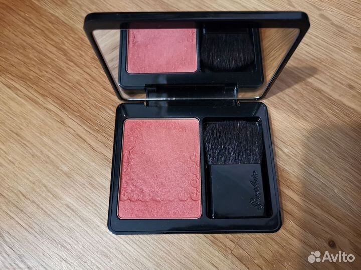 Румяна Guerlain 