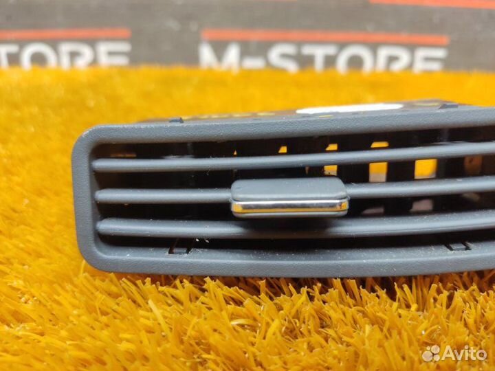 Дефлектор воздушный левый Mercedes-Benz S-Class