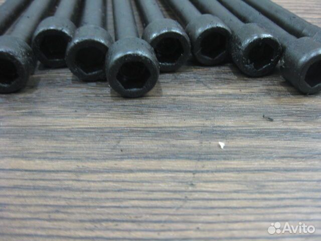 Болт головки блока Nissan Primera P10 (1990–1996)