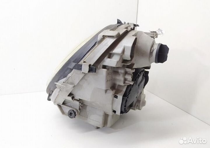 Фара левая Mercedes-Benz C-Class