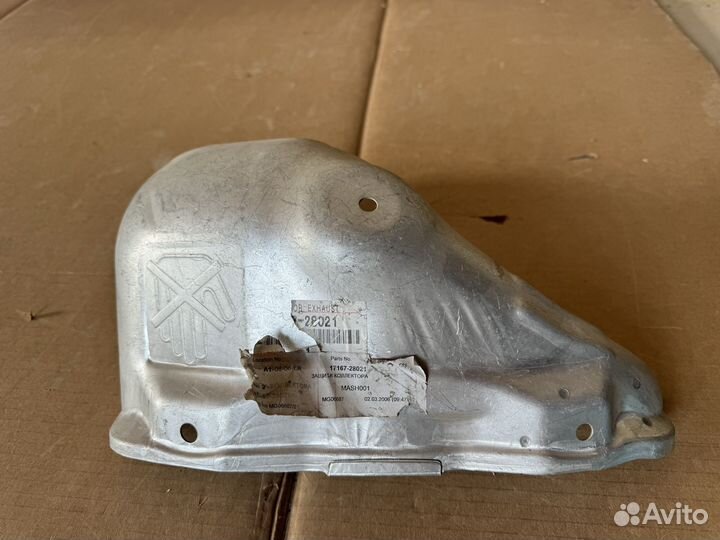 Кожух коллектора Toyota Noah R60 1716728021