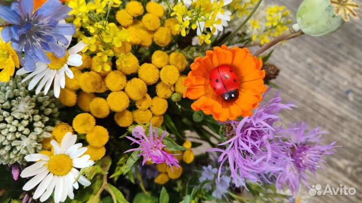 Букет деревня и полевые ромашки