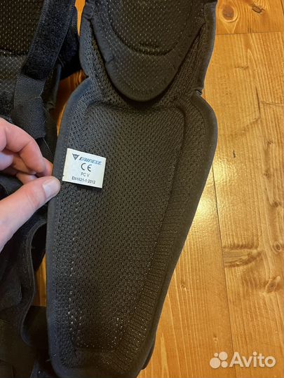 Наколенники dainese