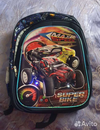 Ранец школьный с 3D рисунком