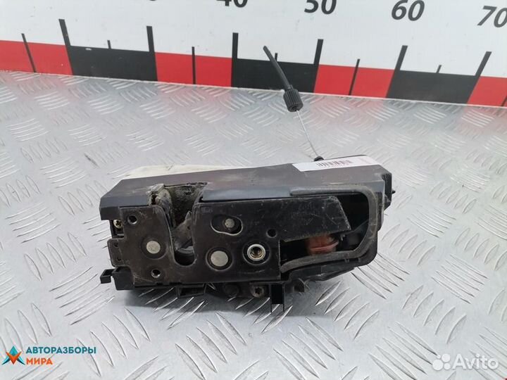 Замок двери передней правой Volkswagen Sharan