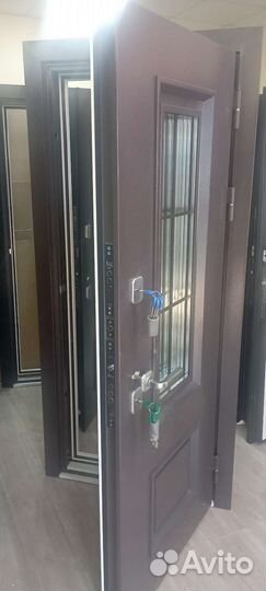 Входная дверь Люксор с терморазрывом, стеклом 86 R