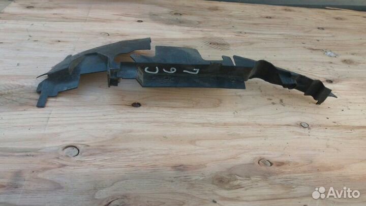 Воздуховод радиатора L Audi Allroad A6 C6 06-2012г