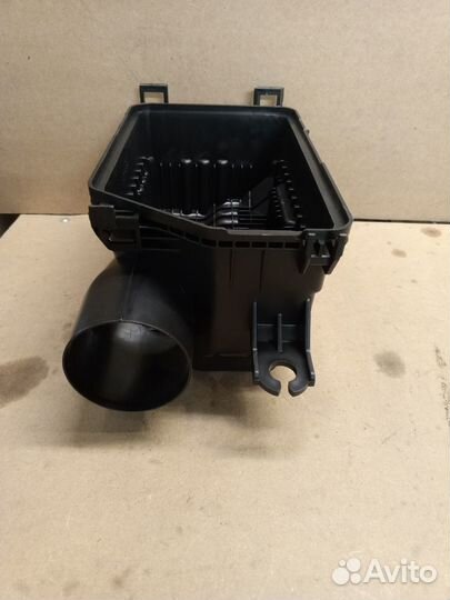 Корпус воздушного фильтра (нижняя) 281123X000