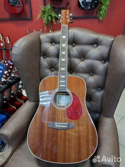 Акустическая гитара