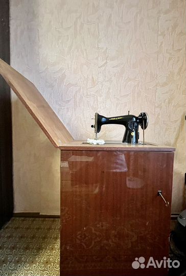 Швейная машина Подольск пмз ножная