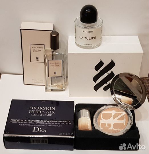 Остатки косметики и пустые баночки