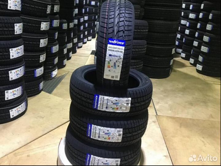 Windforce Snowblazer UHP 205/50 R17 93V