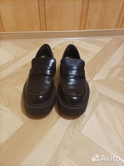 Лоферы женские