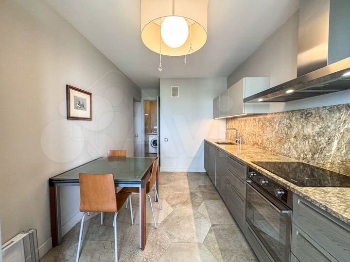 2-к. квартира, 65 м², 5/5 эт.