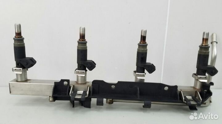 Топливная рампа с форсунками Bmw 3 E90 N46B20 2Л