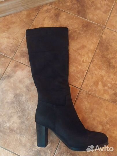 Сапоги женские зимние,38р.бу отл.сост.,натур мех