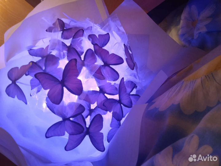 Букет из бабочек в розовом цвете