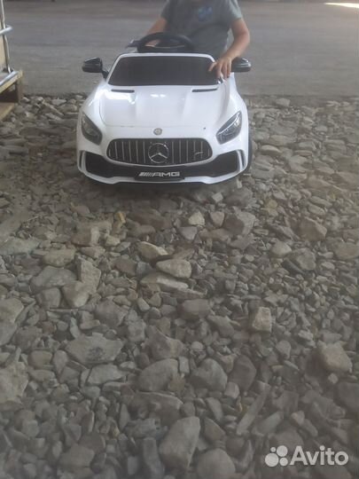 Детский автомобиль на аккумуляторе