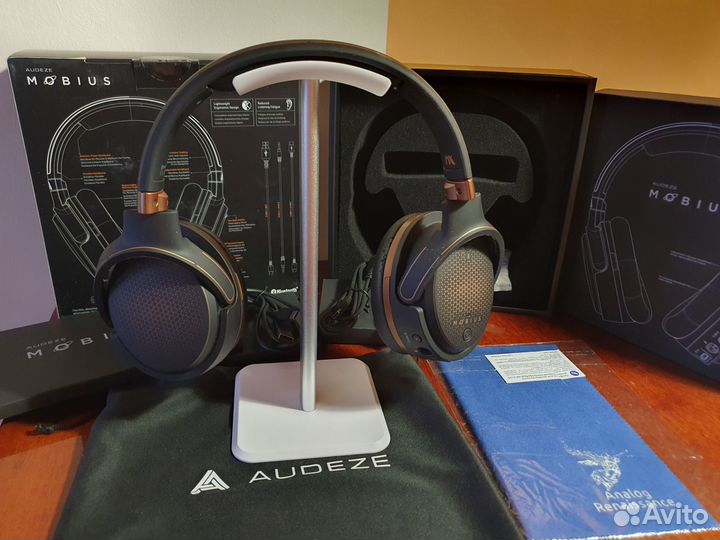 Беспроводные наушники Audeze Mobius