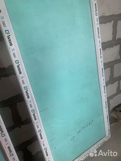 Новое пвх окно кбе 70 1420-1160см,москитная сетка