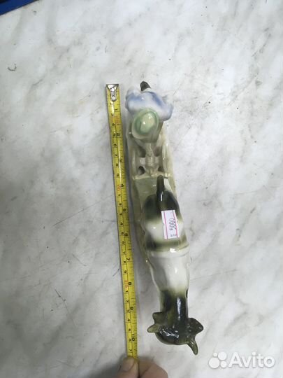 Статуэтка 20х год. Крестьянин пашет на воле фарфор